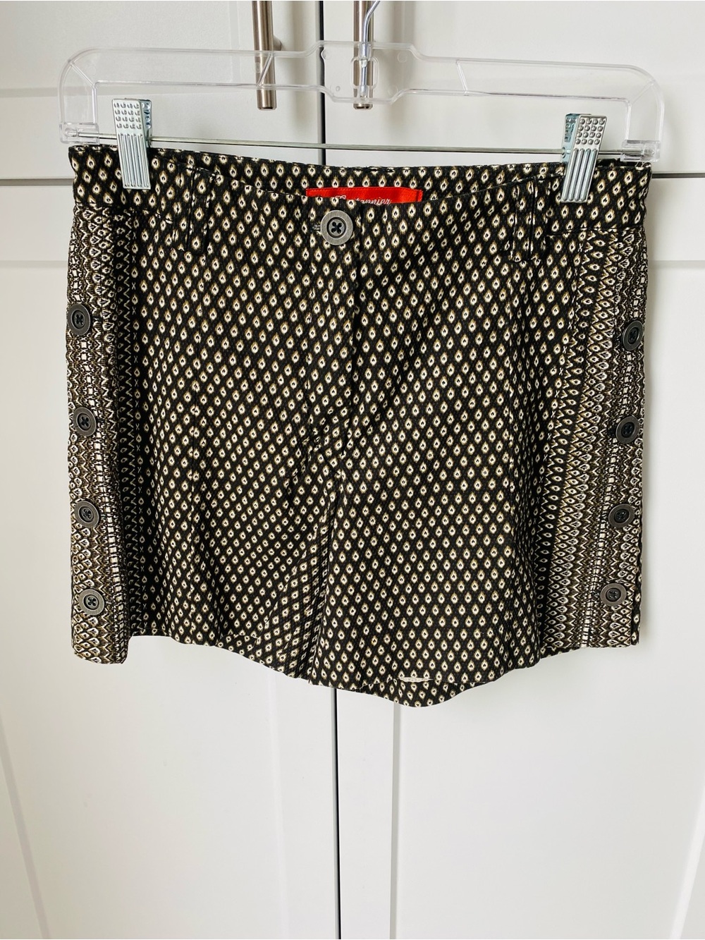 Anthropologie womens size 2 patterned shorts